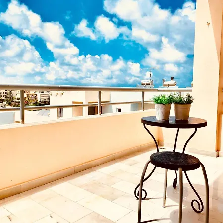 펜션 Big House In Rethymno, Close To The Beach, Forest 레팀노