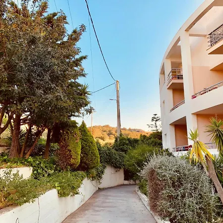 펜션 Big House In Rethymno, Close To The Beach, Forest